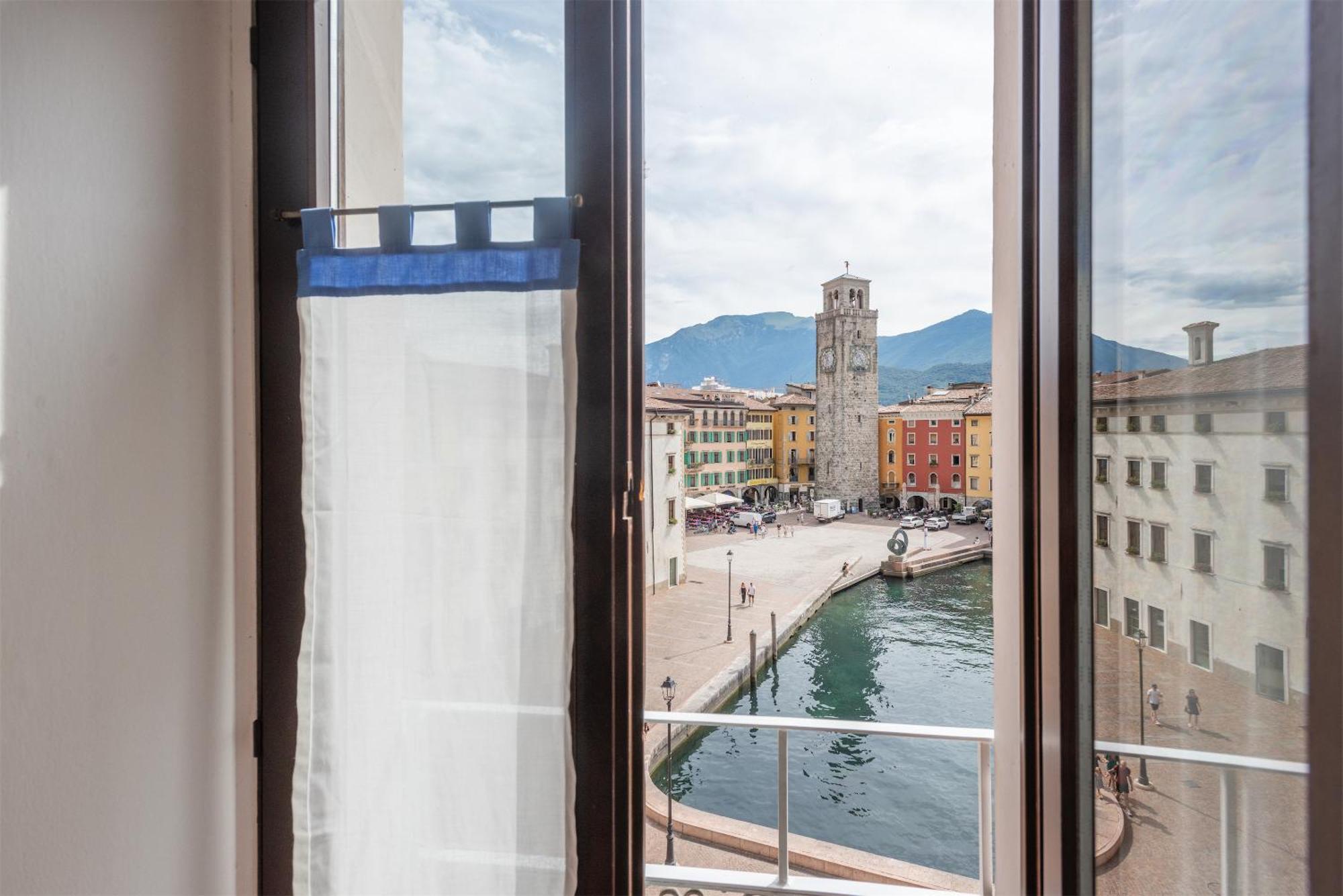 Casa La Torre, The View On The Lake Riva del Garda Bagian luar foto