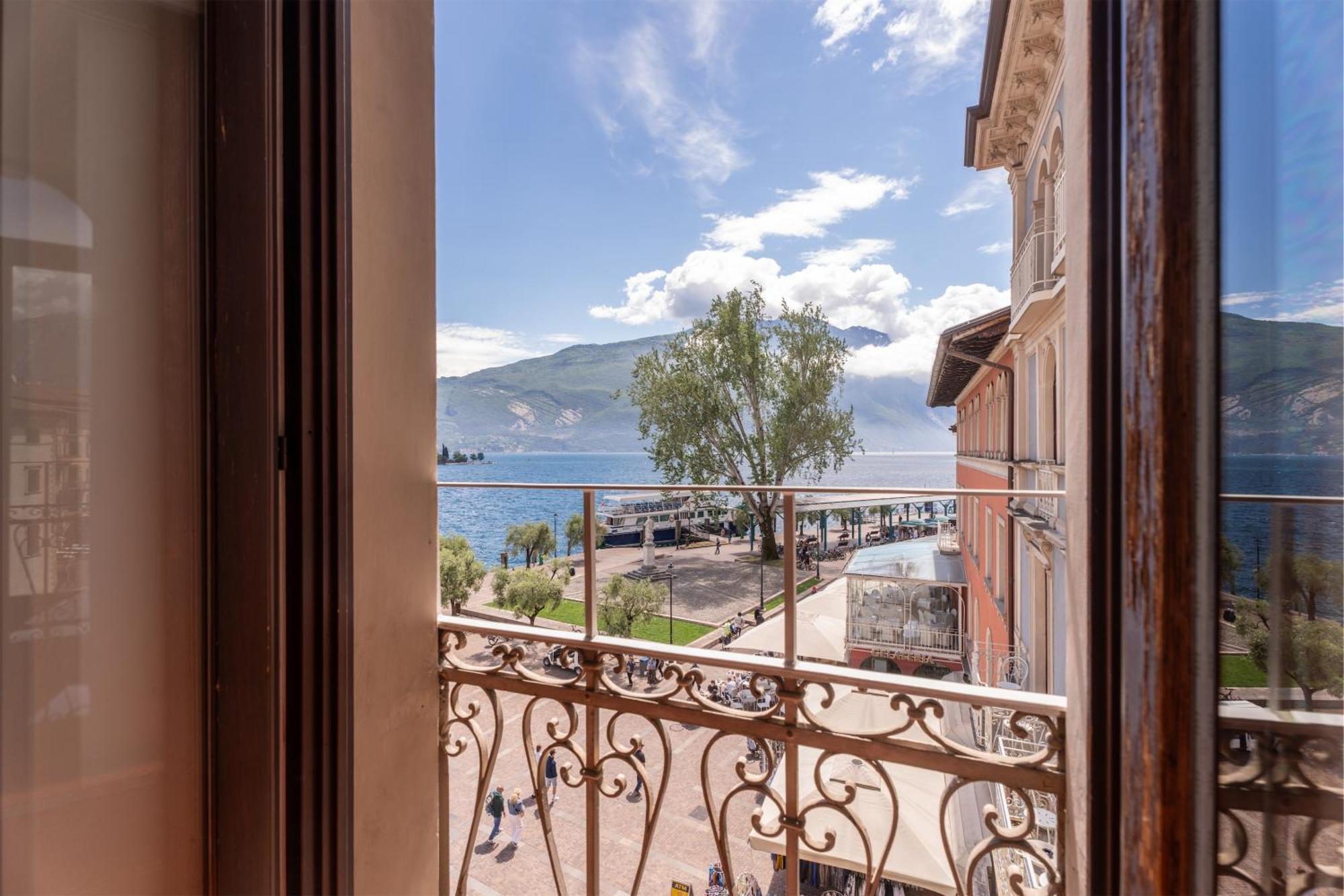 Casa La Torre, The View On The Lake Riva del Garda Bagian luar foto