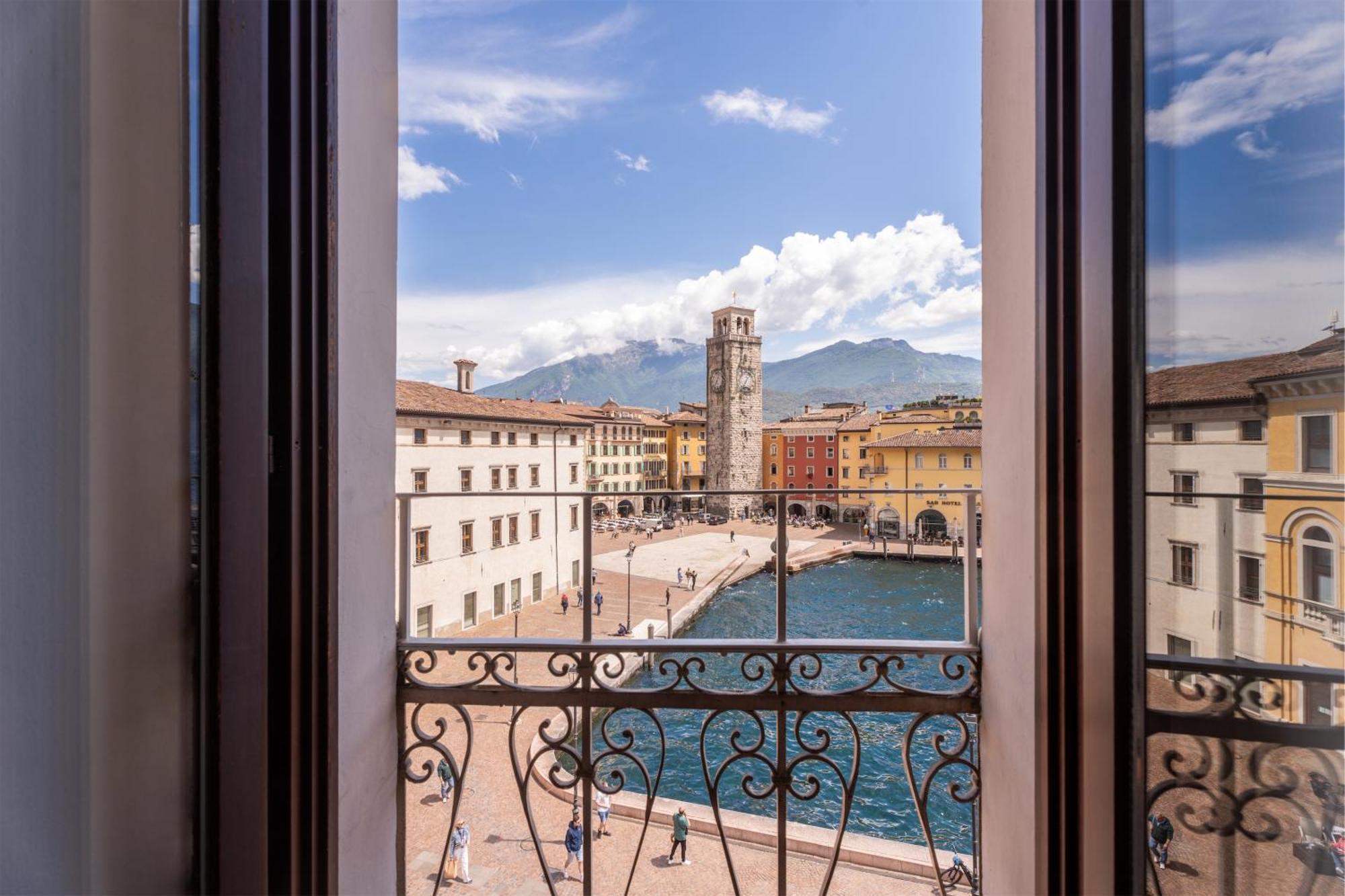 Casa La Torre, The View On The Lake Riva del Garda Bagian luar foto