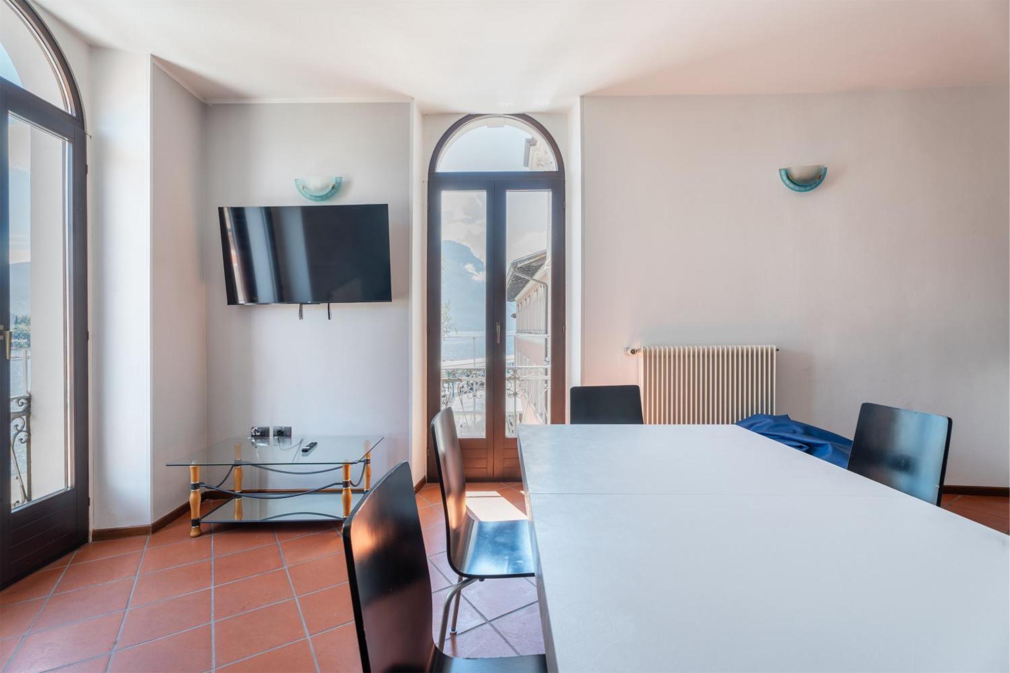 Casa La Torre, The View On The Lake Riva del Garda Bagian luar foto