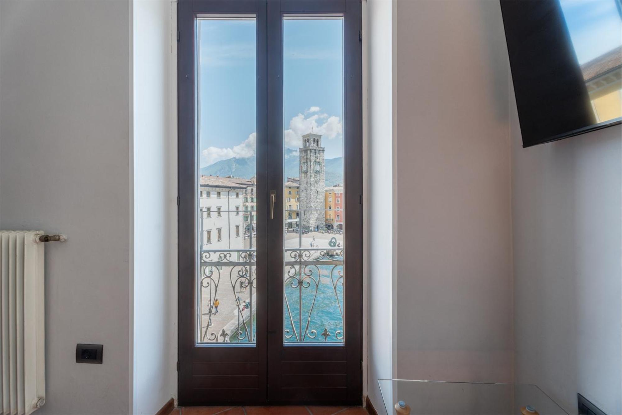 Casa La Torre, The View On The Lake Riva del Garda Bagian luar foto